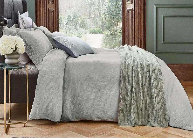 Weekend Deals You’ve Been Waiting For Bedeck of Belfast "Nika" Duvet Cover and Pillowcase in Silver Weekend Deals You’ve Been Waiting For Bedeck of Belfast "Nika" Duvet Cover and Pillowcase in Silver
