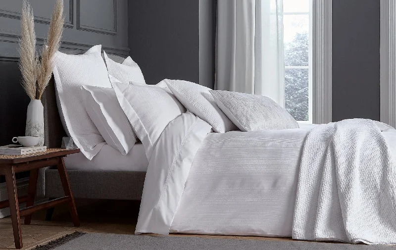 Weekend Exclusive Discounts Bedeck of Belfast "Oro" Duvet Cover and Pillowcase