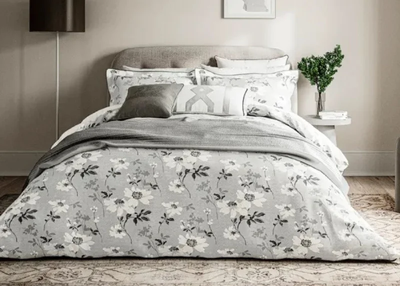 Weekend Offers You Love Bedeck of Belfast "Sefa" Duvet Cover and Oxford Pillowcase in Silver Weekend Offers You Love Bedeck of Belfast "Sefa" Duvet Cover and Oxford Pillowcase in Silver