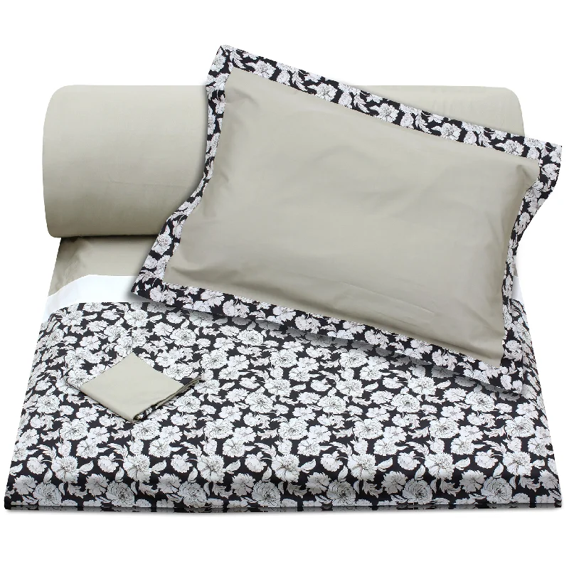 Weekend Exclusive Bargains Black Roses Duvet + Pillowcases
