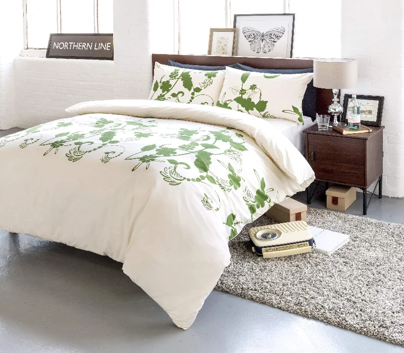 CREAM & GREEN