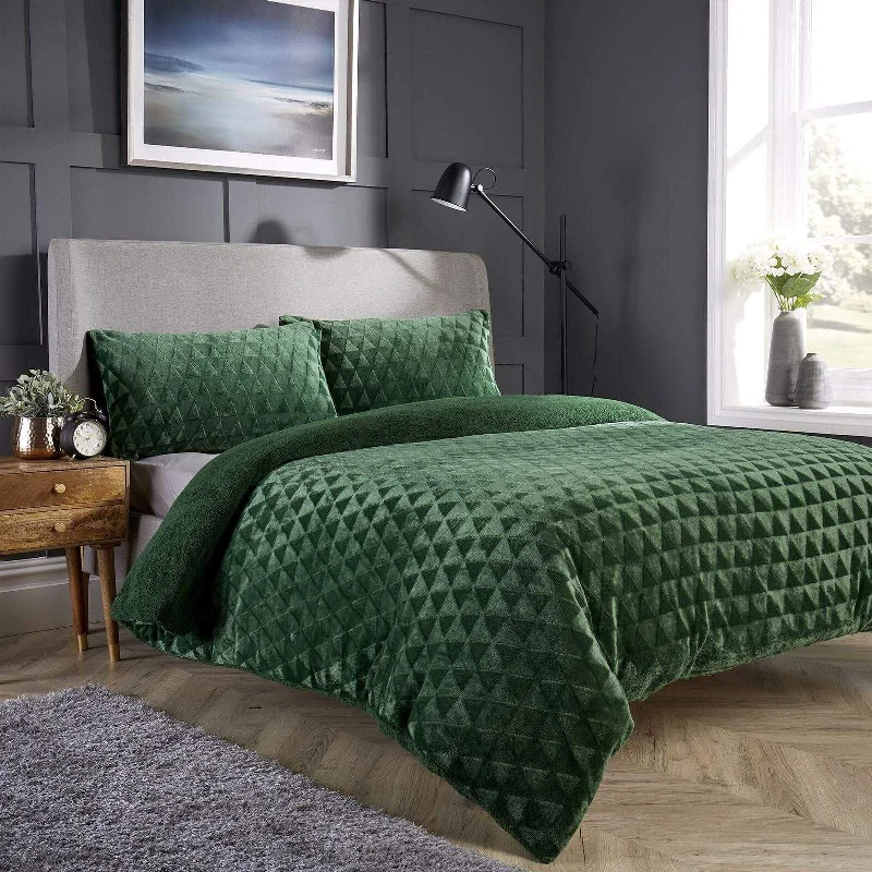 EMERALD GREEN