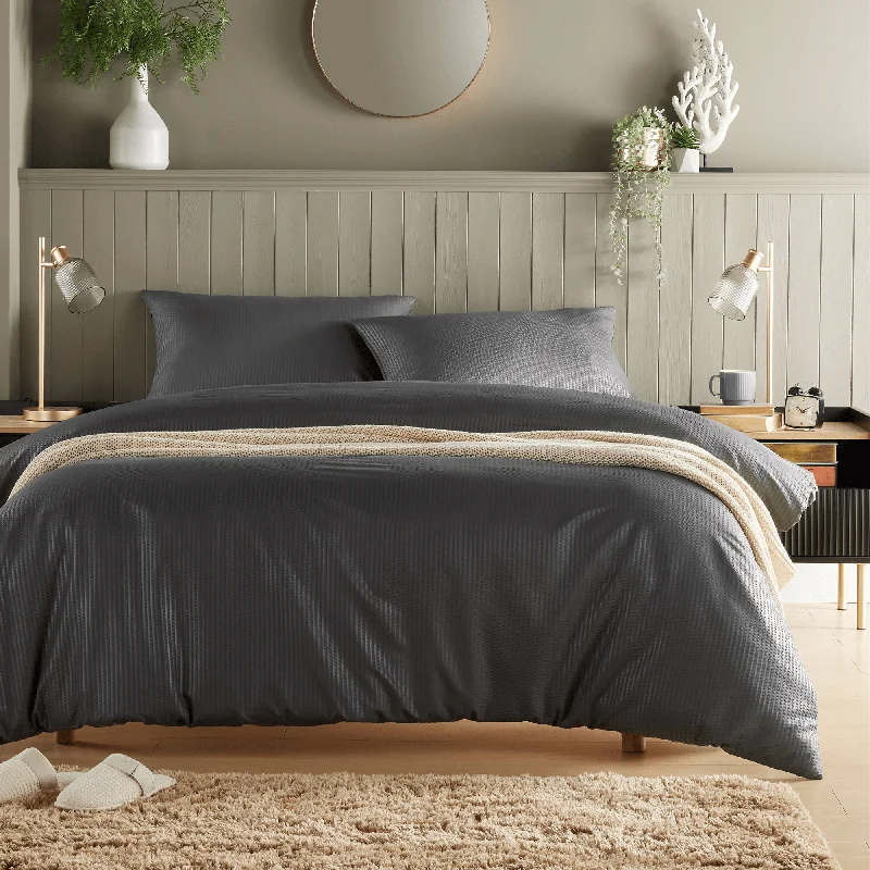 Weekend Bargain Bonanza Monaco Seersucker Duvet Cover Set Super Soft Durable Bedding with Pillowcases Grey and White Single Double King by OLIVIA ROCCO Weekend Bargain Bonanza Monaco Seersucker Duvet Cover Set Super Soft Durable Bedding with Pillowcases Grey and White Single Double King by OLIVIA ROCCO