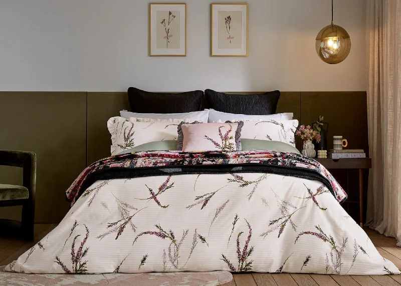 Weekend Shopping Deals Ted Baker "Heather" Duvet Cover and Oxford Pillowcases in Blush Weekend Shopping Deals Ted Baker "Heather" Duvet Cover and Oxford Pillowcases in Blush