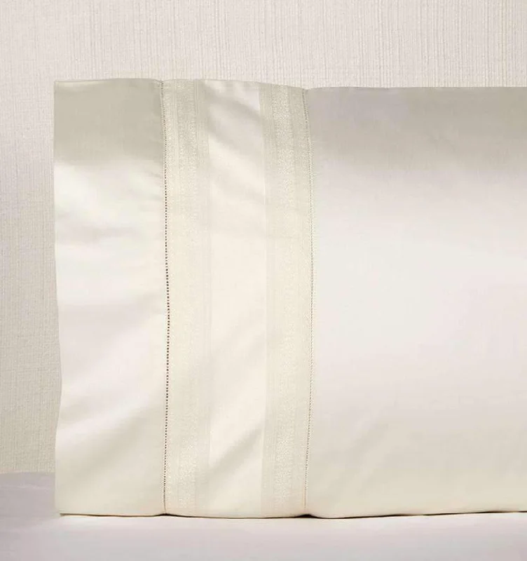 Weekend Must-Have Offers Capri Pillowcase Pair by Sferra