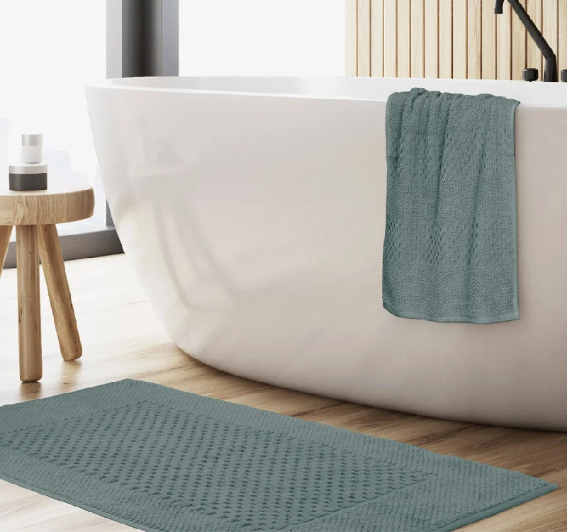 Price Slash Alert Portland 650GSM Bath Mat Green