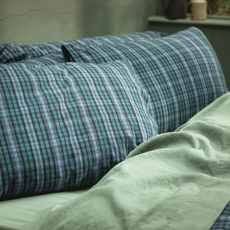 Offer of the Day Canopy Heathcliff Plaid Flannel Cotton Pillowcase (Pair)