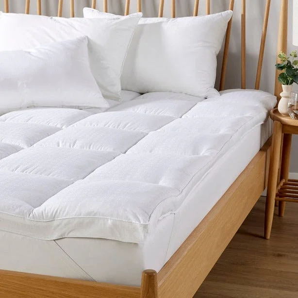 Deal Frenzy Christy "Sateen Touch" Anti Allergy Luxury Mattress Topper in White