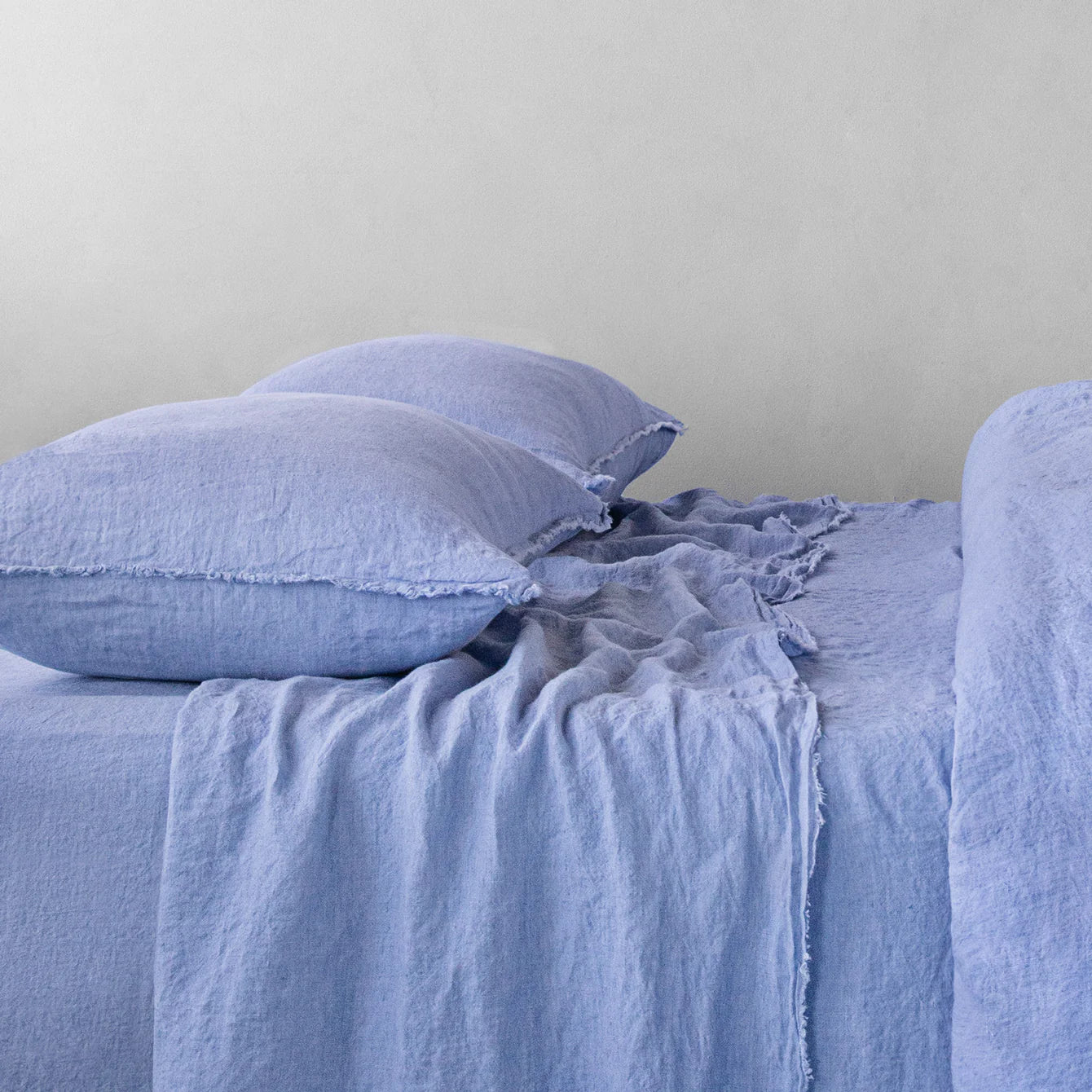 Weekend Flash Markdown Flocca Linen Pillowcase - Azzura