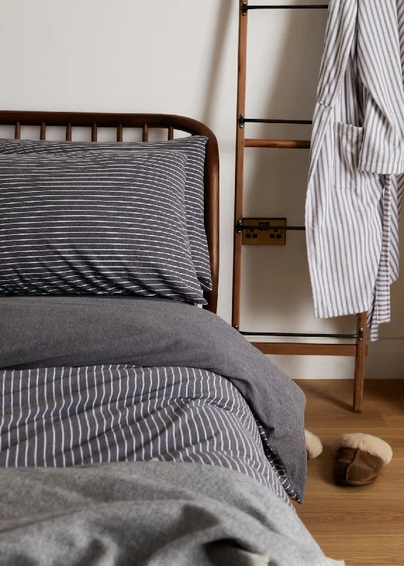 Don’t Miss These Deals Foxford Knitted Jersey Stripe Pillowcase Set