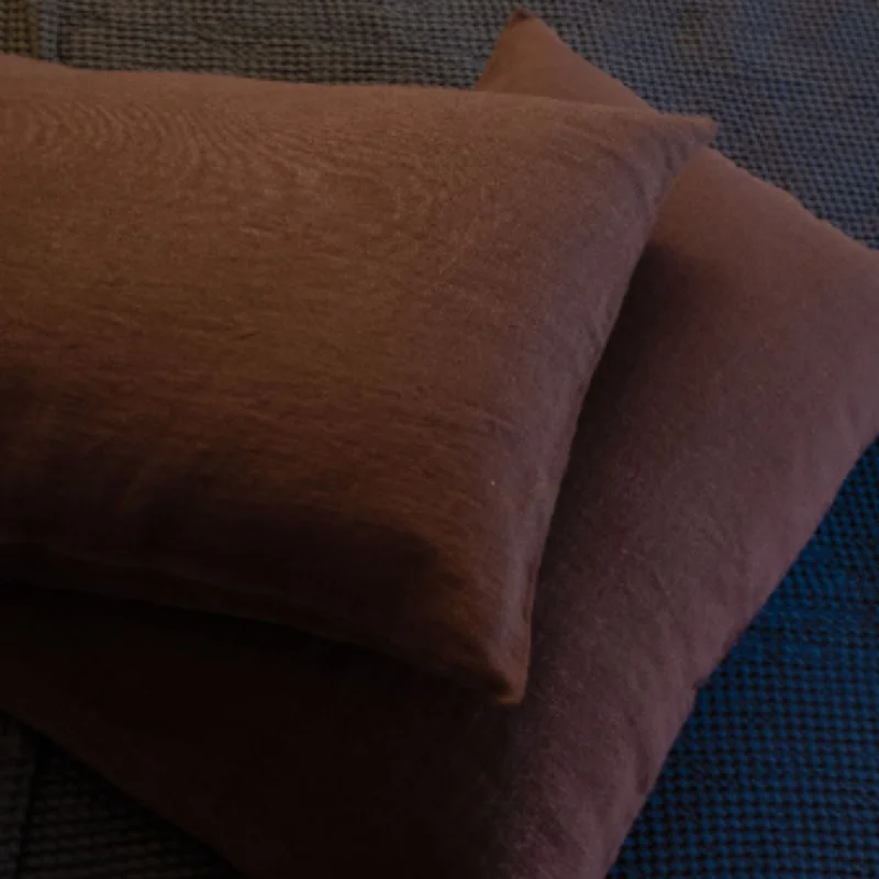 Weekend Wonders Linen Pillow Case in Chocolate Brown