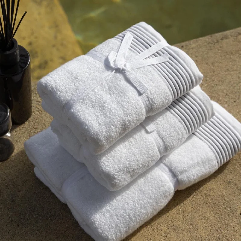 Weekend Shopping Fever Pure Elegance. Fluffy Bath Towel