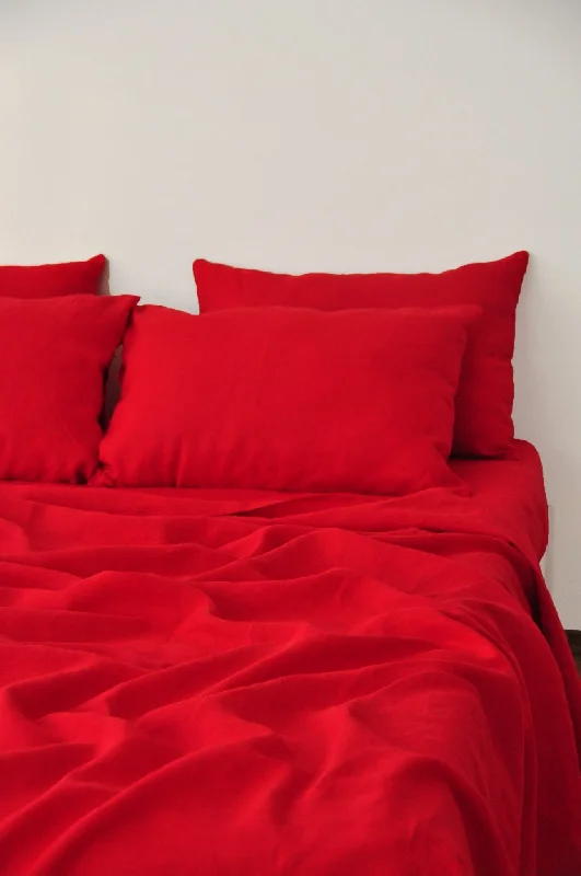 Weekend Exclusive Discounts Scarlet red pillowcase