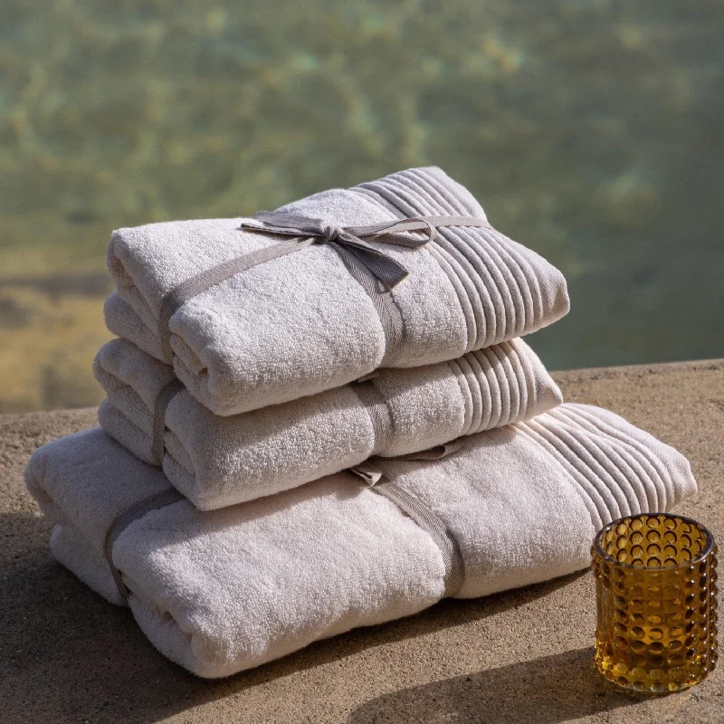 Weekend Deal Fever Serene Bliss. Fluffy Bath Towel
