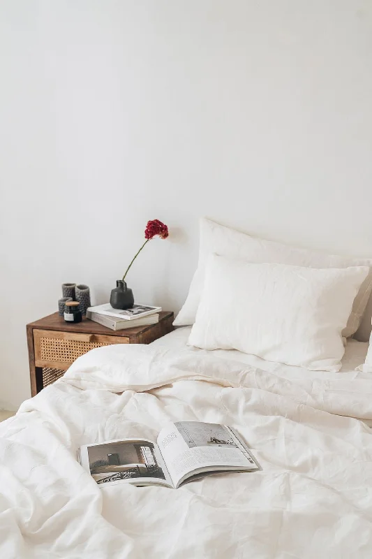 Special Shopping Event White pillowcase
