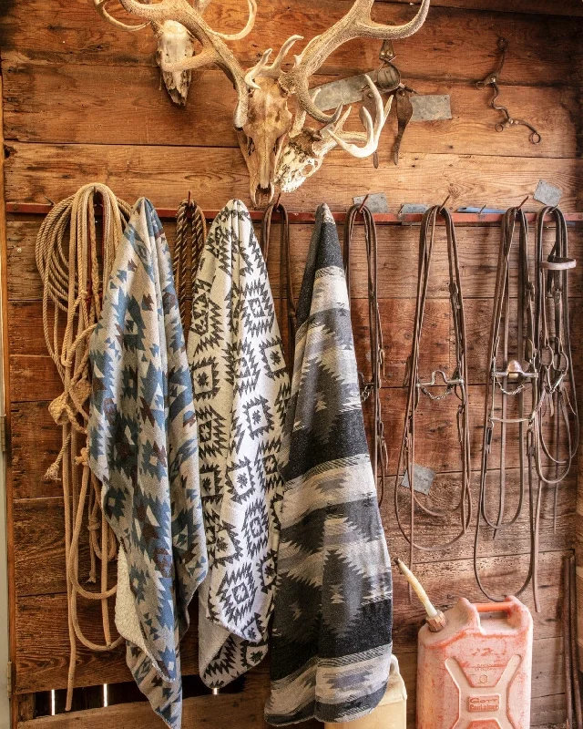 Limited-Time Bargains Aztec Designer Shearling Throw Blankets