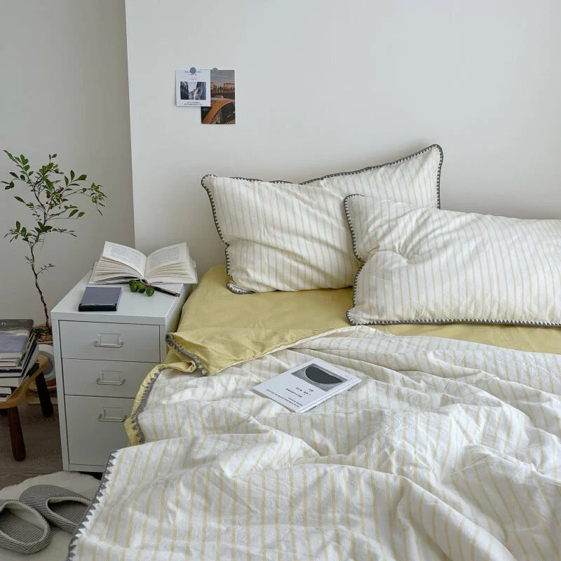 Hurry, While Stocks Last Pastel Striped Blanket Set / Yellow
