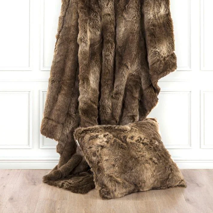 Super Price Slash Wolf Faux Fur Throw Blanket